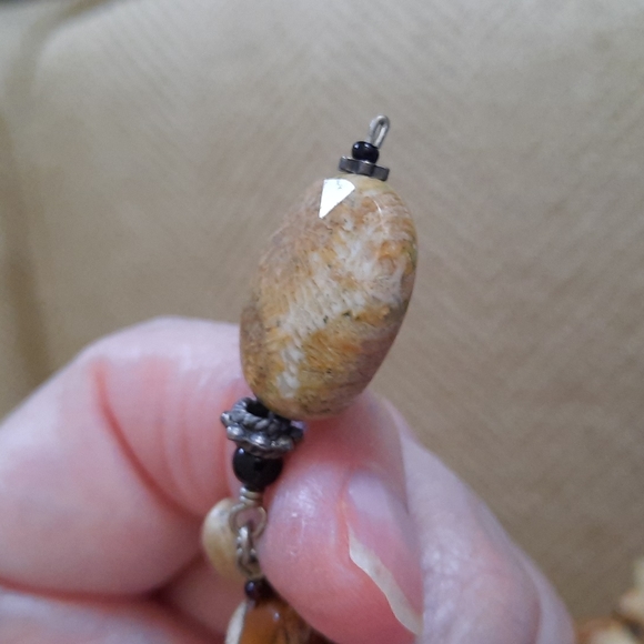 Genuine polished stone necklace - Picture 8 of 9